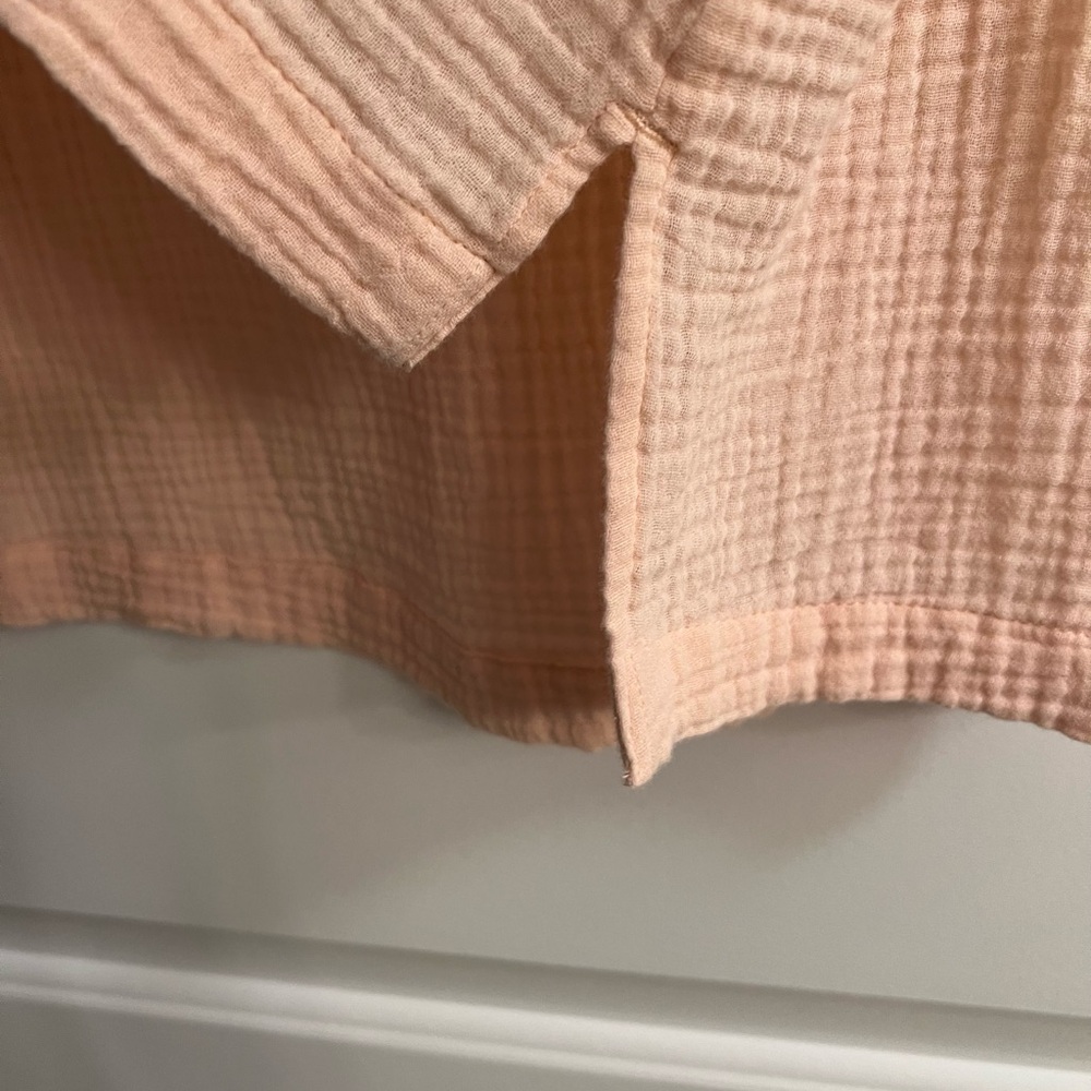 Pink Top. Cozy - Picture 6 of 6
